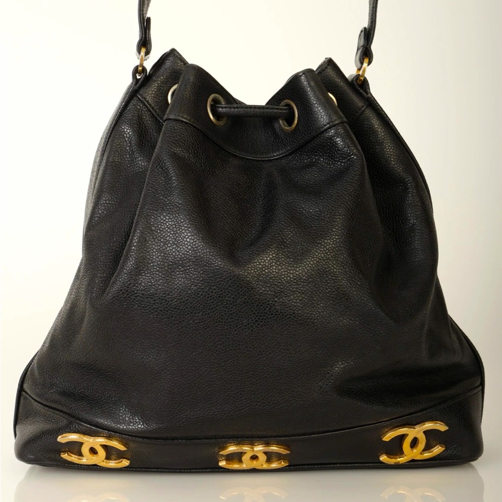 CHANEL Black and Gold Shoulder Bag - Picture 4 of 16